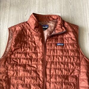 Patagonia Men's Orange Quilted Vest